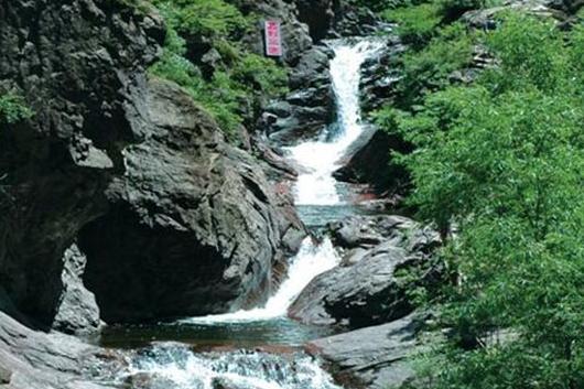 新春走基层｜江源小城“石榴红”