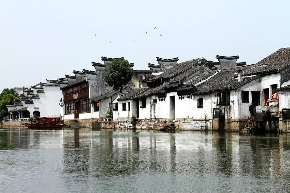 无锡科技职业学院:红色传承 点亮童心